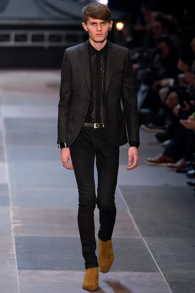 Look 26